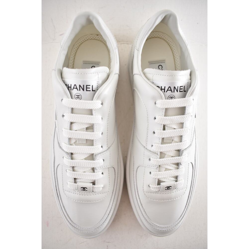 Chanel 25B White Calfskin Leather CC Logo Tie Flat Runner Trainer Sneaker 42 - Picture 12 of 16